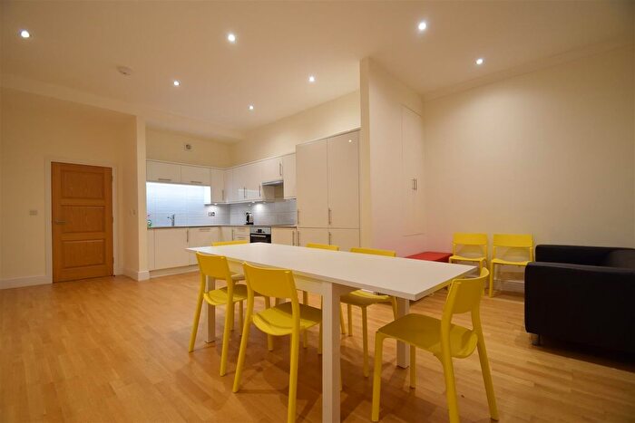 2 Bedroom Flat To Rent In Maxwell Road, Northwood, HA6