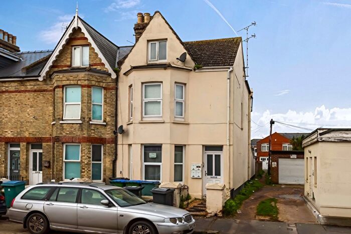 1 Bedroom Flat To Rent In Bayford Road, Littlehampton, BN17