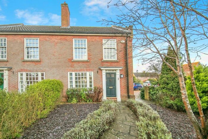 3 Bedroom Semi-Detached House For Sale In Garrod Approach, Melton, Woodbridge, IP12