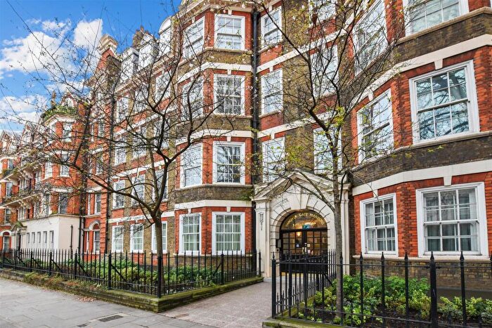 2 Bedroom Apartment To Rent In Park Road, London, NW1