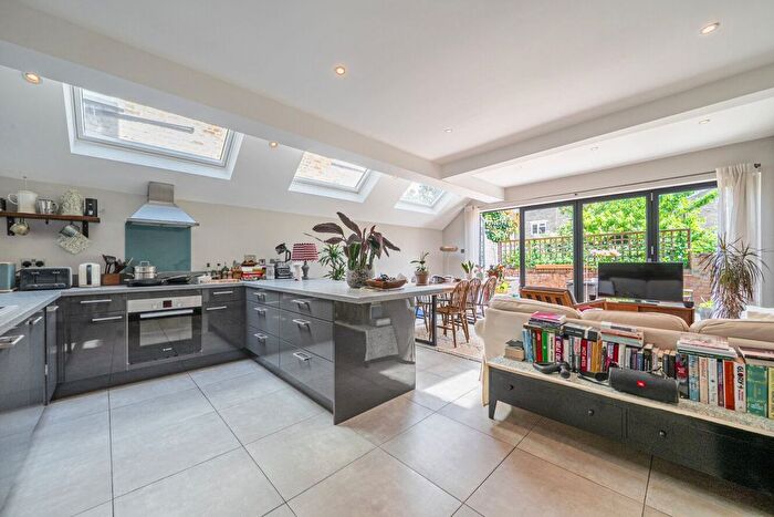2 Bedroom Flat For Sale In Danehurst Street, Fulham, London, SW6