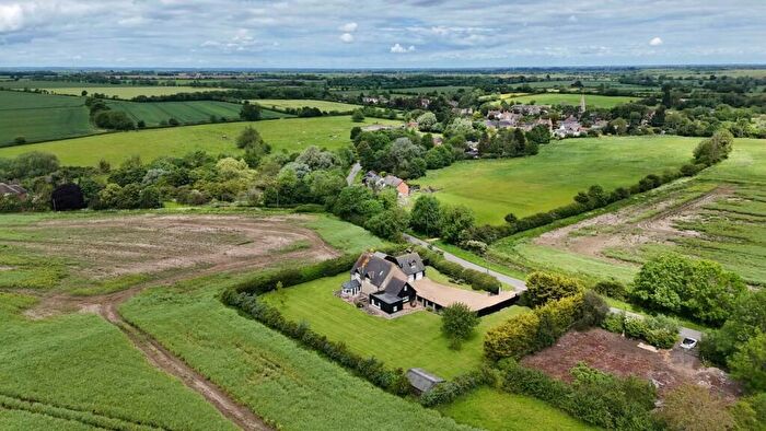 4 Bedroom Detached House For Sale In Bridge Road, Broughton, Huntingdon, PE28