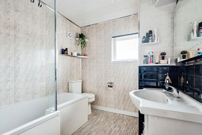 2 Bedroom Terraced House For Sale In Linslade Street, Swindon, SN2