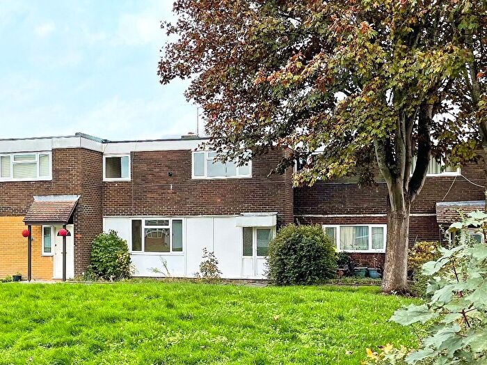4 Bedroom Terraced House To Rent In Ballantyne Road, Farnborough, Hampshire, GU14