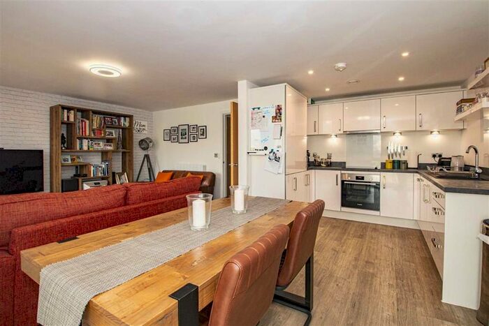 2 Bedroom Flat To Rent In Atlas Way, Oakgrove, Milton Keynes, Bucks, MK10