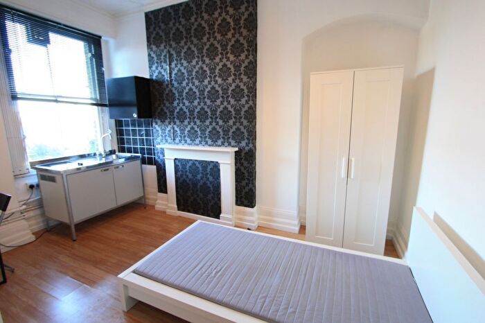 Studio To Rent In The Broadway, London, SW19