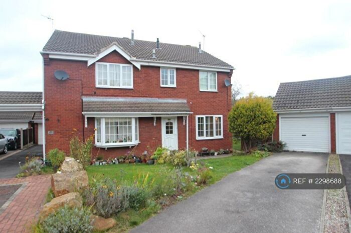 3 Bedroom Semi-Detached House To Rent In Oakdene Court, Leeds, LS17