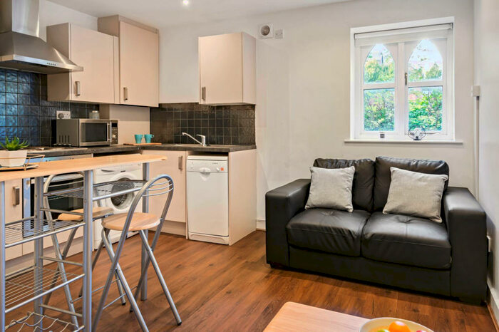 1 Bedroom House To Rent In Hyde Terrace, Leeds, LS2