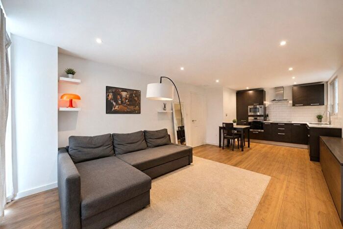 1 Bedroom Flat For Sale In Gallions Road, London, E16