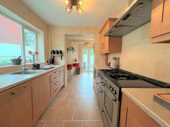 4 Bedroom Semi-Detached House To Rent In Eden Vale Road, Westbury, BA13