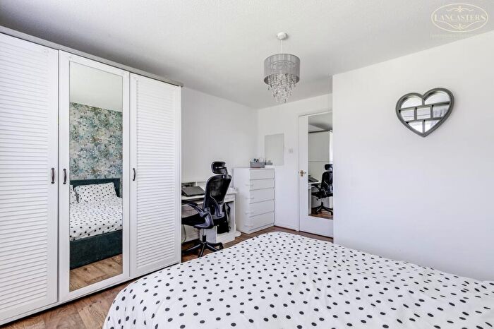2 Bedroom Flat For Sale In Dean Court, Bolton, BL1 - Photo 9