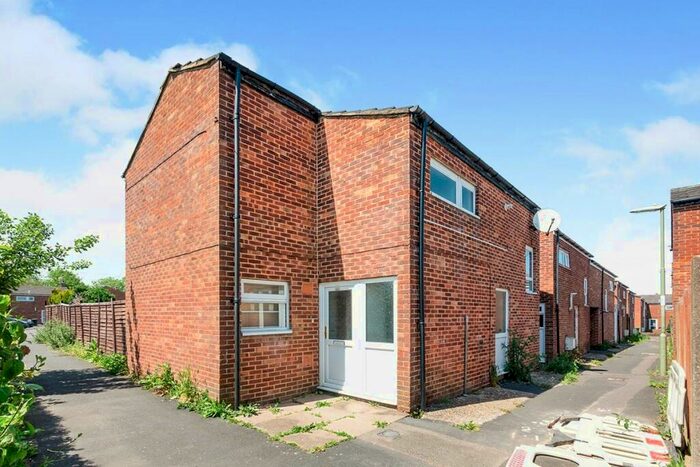 3 Bedroom House To Rent In Brewer Close, Basingstoke, Hampshire, RG22