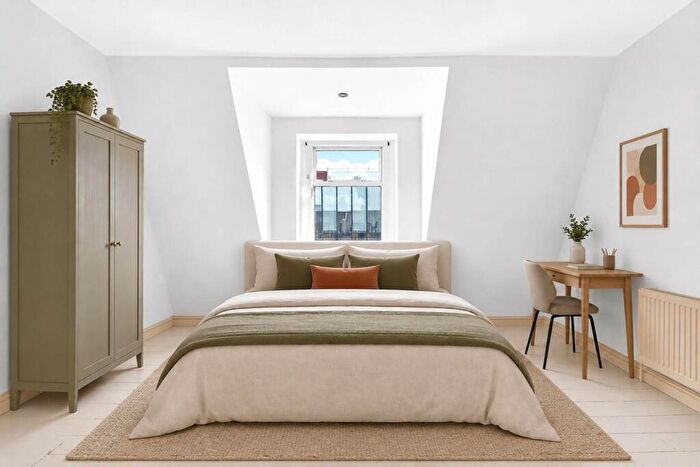 Apartment To Rent In Fashion Street, Spitalfields, E1