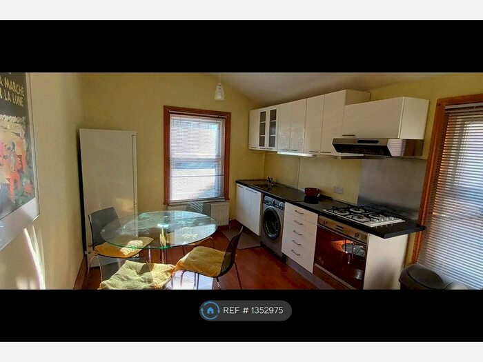 2 Bedroom Flat To Rent In Plumstead, London, SE18