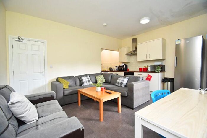 7 Bedroom House To Rent In Wynyard Grove -, DH1