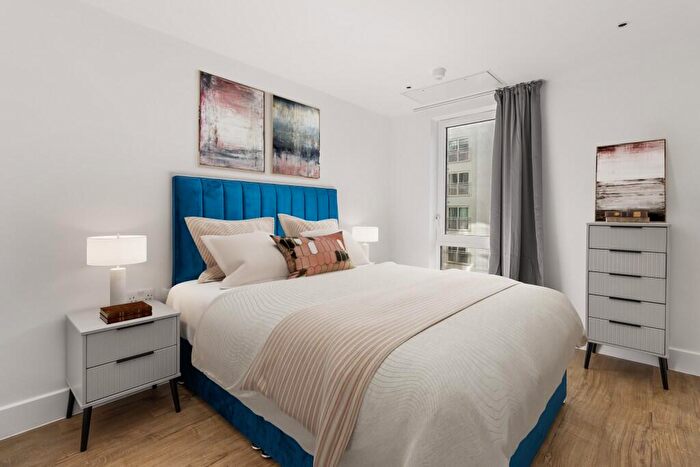 2 Bedroom Apartment To Rent In Station Approach, Epsom, Surrey, KT19