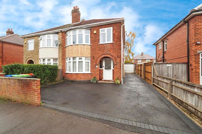 3 Bedroom Semi-Detached House For Sale In Bannerman Road, Nottingham, NG17