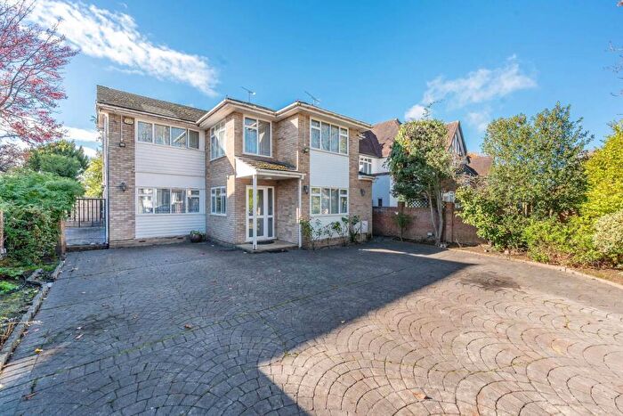 5 Bedroom Detached House For Sale In The Avenue, Hatch End, Pinner, HA5