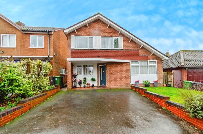4 Bedroom Detached House For Sale In Daisy Bank Close, Walsall, WS3
