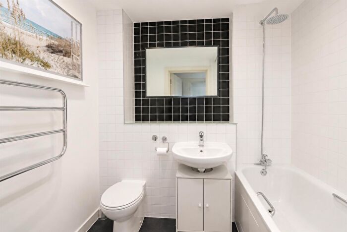 1 Bedroom Flat To Rent In Station Avenue, Southend-On-Sea, SS2