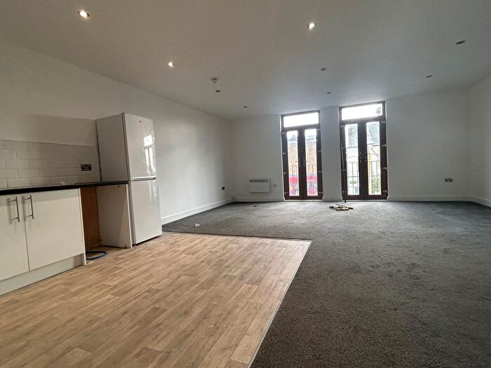 1 Bedroom Flat To Rent In Chapel Lane, L37