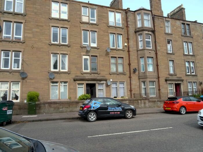2 Bedroom Flat To Rent In Clepington Road, Coldside, Dundee, DD3