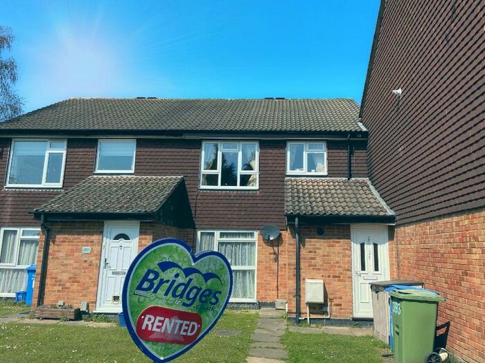 2 Bedroom Maisonette To Rent In Pinewood Park, Farnborough, GU14