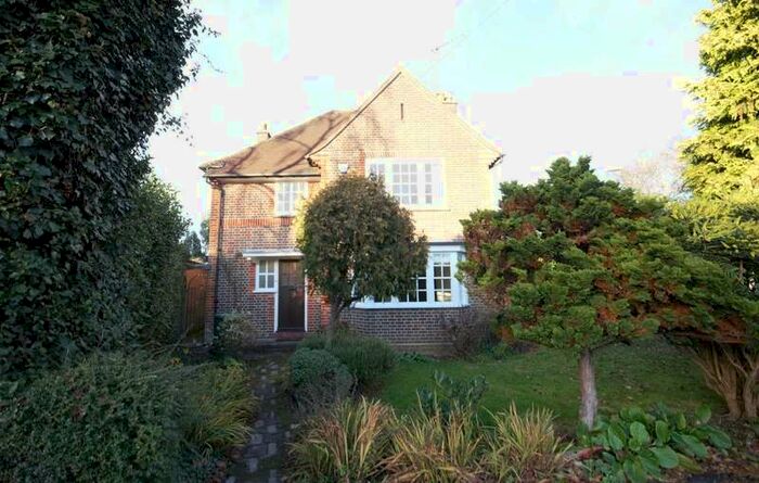 4 Bedroom Detached House To Rent In Evelyn Drive, Pinner, HA5
