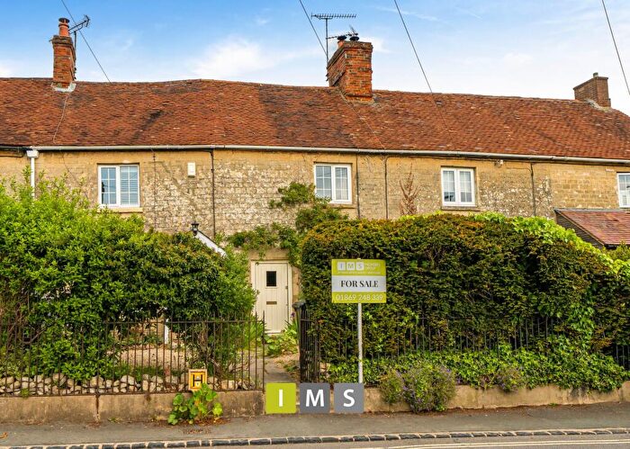 3 Bedroom Terraced House For Sale In Church Road, Wheatley, OX33