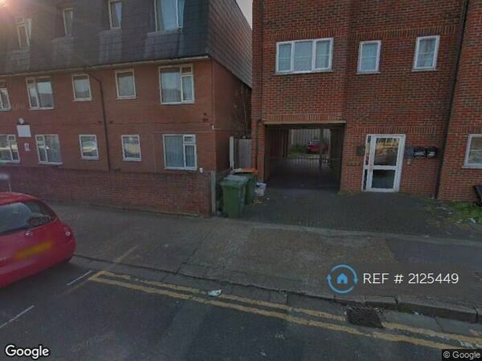 3 Bedroom Flat To Rent In Elgar Close, London, E13