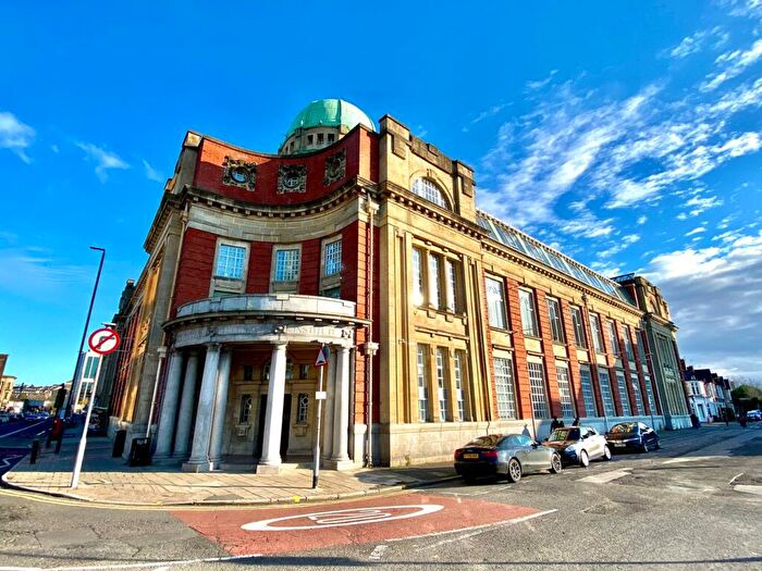 2 Bedroom Apartment For Sale In Clarence Place, Newport, NP19
