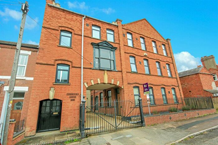 2 Bedroom Apartment For Sale In York Road, Rushden, NN10