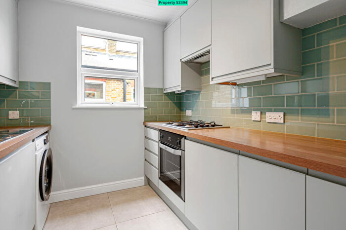 2 Bedroom Flat To Rent In Brettenham Road, London, E17