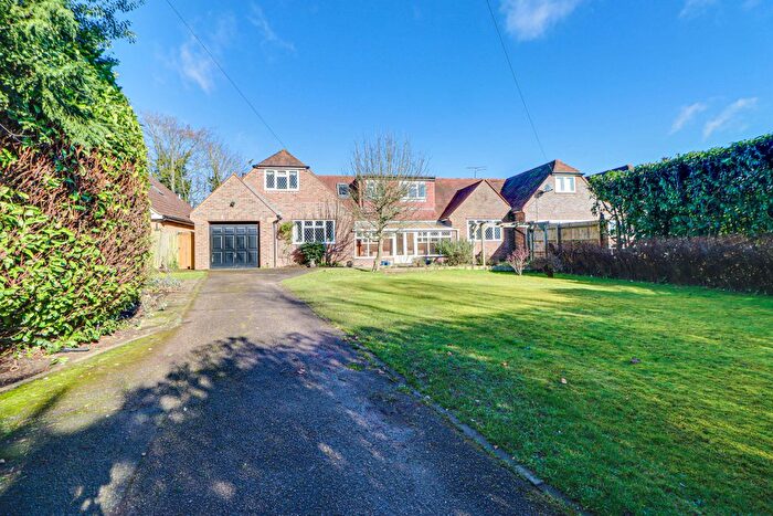 5 Bedroom Semi-Detached House For Sale In Pie Corner, Flamstead, St. Albans, AL3