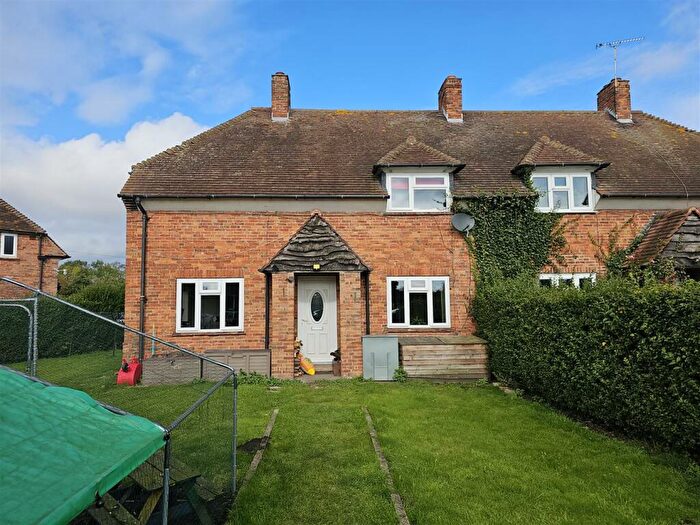 3 Bedroom Semi-Detached House For Sale In Haughton Hall Cottage, Haughton, Retford, DN22