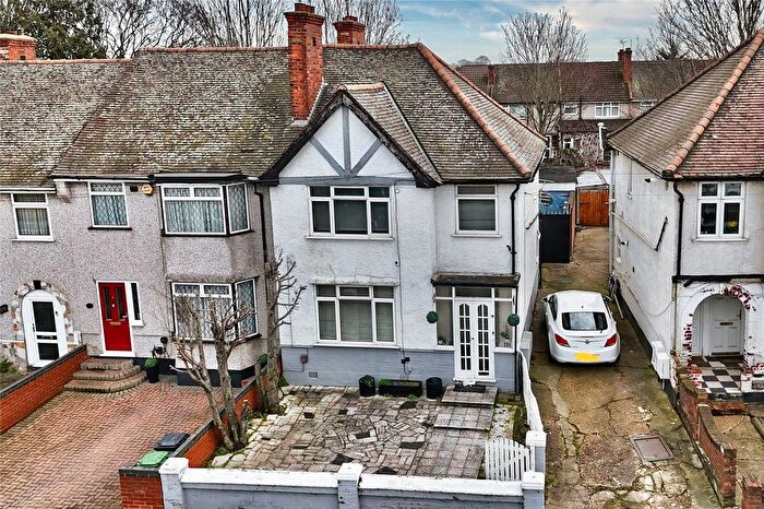 2 Bedroom Flat For Sale In Ballards Road, Dagenham, Essex, RM10