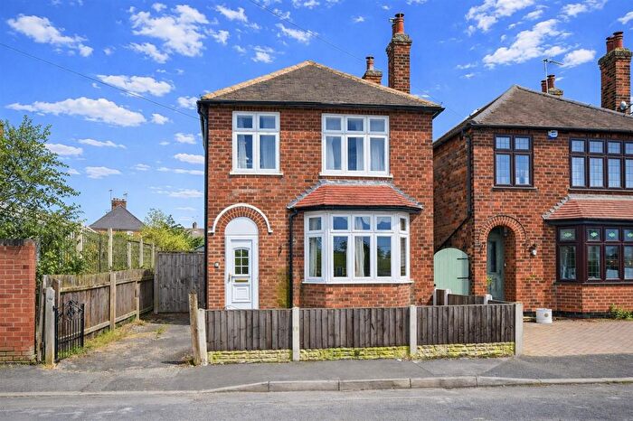 3 Bedroom Detached House For Sale In Sefton Avenue, Stapleford, NG9