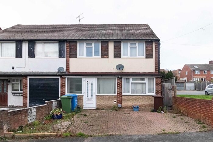 4 Bedroom Semi Detached House To Rent In Ventnor Terrace, Aldershot, GU12