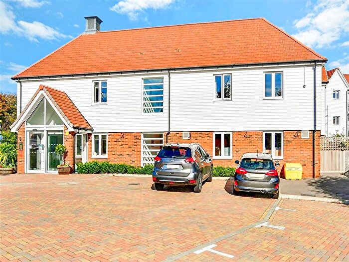 1 Bedroom Flat For Sale In Smallhythe Road, Tenterden, Kent, TN30