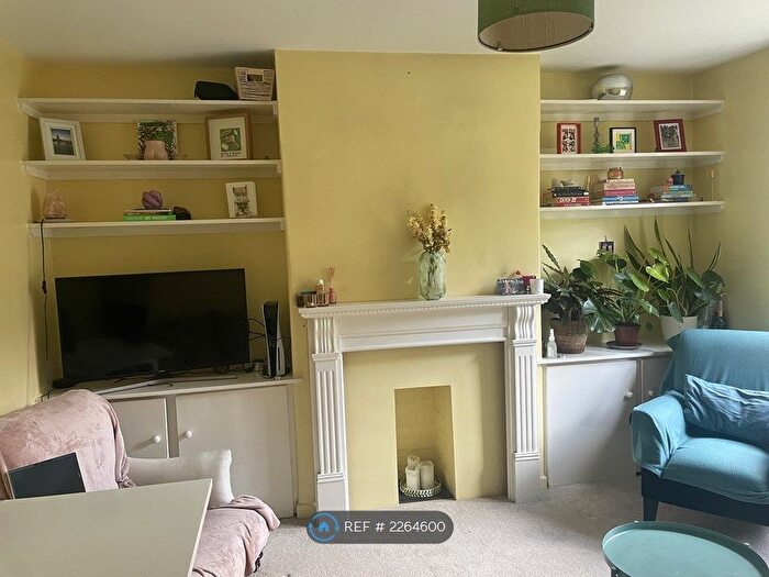 1 Bedroom Flat To Rent In Knebworth House, London, SW8