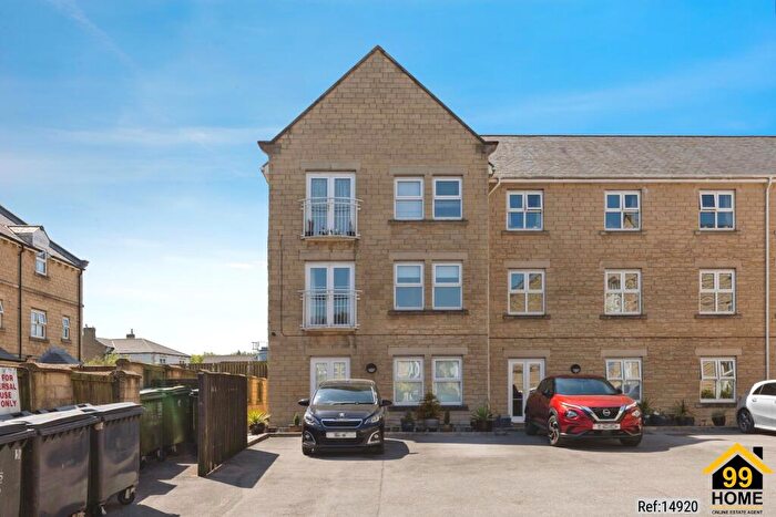 2 Bedroom Flat For Sale In Gomersall House, Cavendish Approach, Drighlington, BD11