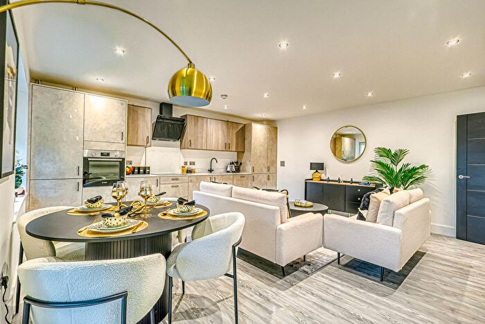 2 Bedroom Flat For Sale In Kenneth Road, Benfleet, SS7