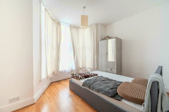 1 Bedroom Flat To Rent In Ilford, Seven Kings, Ilford, IG3