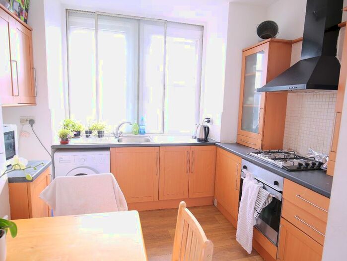 2 Bedroom Flat To Rent In Flat, Royal College Street, London, NW1