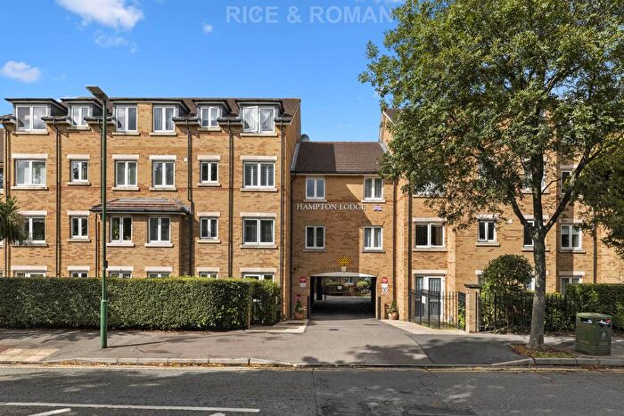 1 Bedroom Flat For Sale In Hampton Lodge, Sutton, SM2
