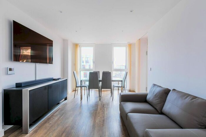 1 Bedroom Flat To Rent In Cable Walk, Greenwich, London, SE10