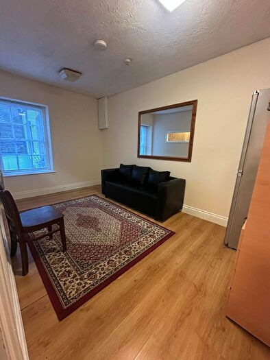 3 Bedroom Flat To Rent In Flat, A Park Street, Luton, LU1