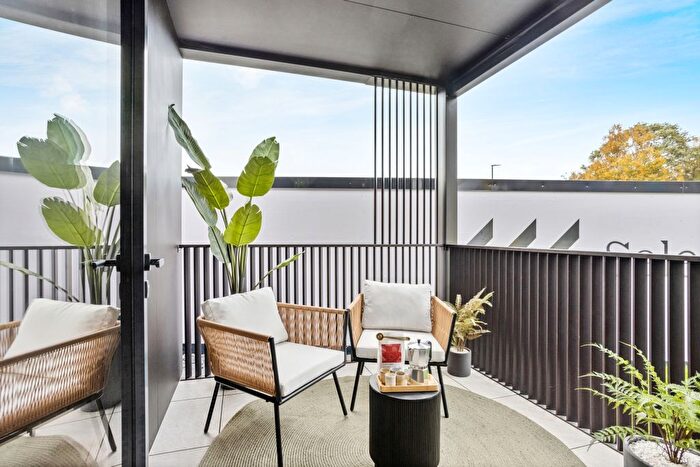 1 Bedroom Studio For Sale In West Parkside, London, SE10