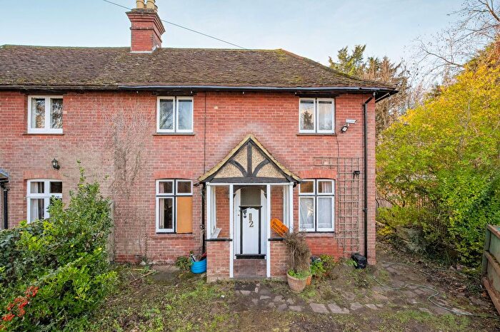 3 Bedroom Semi-Detached House For Sale In Hawthorn Hill, Warfield, RG42