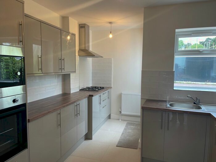 1 Bedroom Maisonette To Rent In High Street, Bagshot, GU19